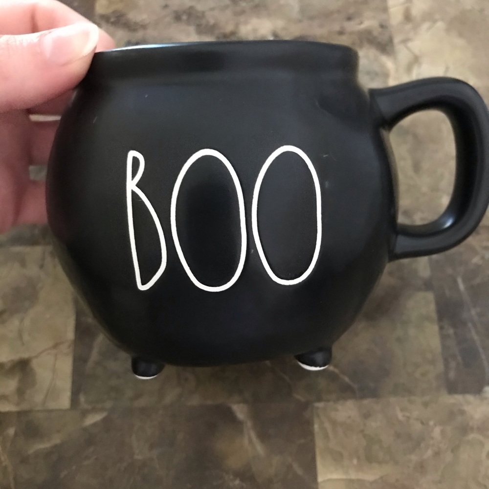 NEW Rae Dunn BOO Halloween mug *rare find*